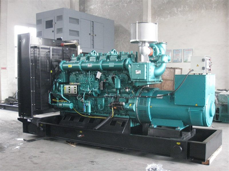 上蔡200KW 柴油发电机的油耗是多少？